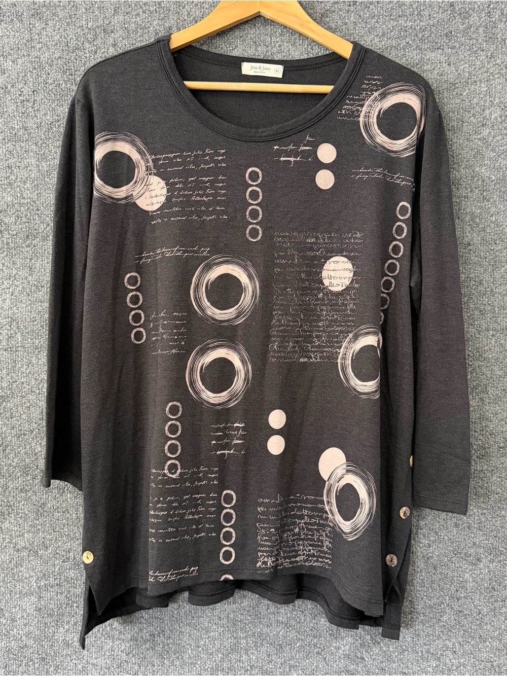 Jess & Jane Womens 3/4 Sleeve Artsy Top Size XL Charcoal Casual Button Details